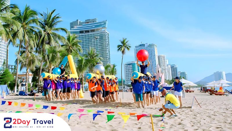 Khám Phá 10 địa điểm lý tưởng tổ chức Teambuilding tại Nha Trang 5 Biển Trần Phú, bãi biển nằm ở trung tâm thành phố Nha Trang