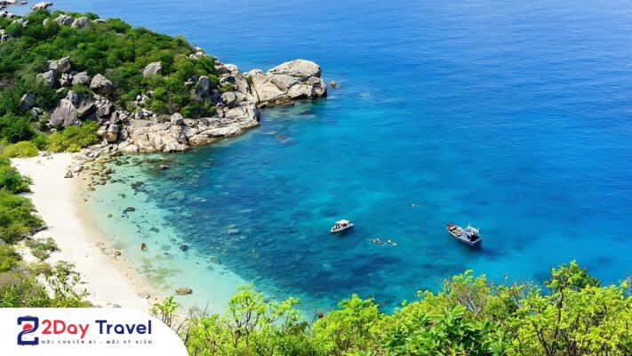 Nha Trang chơi gì? 30 Điểm đến du lịch HOT nhất của Nha Trang 37 Đảo Bình Ba – biển hoang sơ xanh ngọc lục bảo