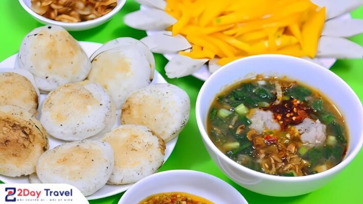 THƯỞNG THỨC 15 MÓN ĂN PHAN THIẾT THEO NGƯỜI ĐỊA PHƯƠNG 16 Bánh căn Phan Thiết