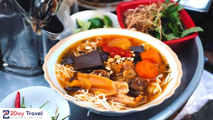 THƯỞNG THỨC 15 MÓN ĂN PHAN THIẾT THEO NGƯỜI ĐỊA PHƯƠNG 25 Bún bò