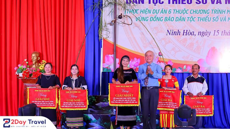 NINH HÒA: THÊM KHÔNG GIAN SINH HOẠT VĂN HÓA CHO NGƯỜI ĐỒNG BÀO 3 Sinh hoạt văn hóa ở Ninh Hòa