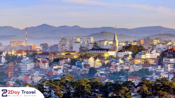 XE NGỰA TRÊN ĐÀ LẠT - PHỐ NGÀN HOA 6 Thành phố Đà Lạt thơ mộng