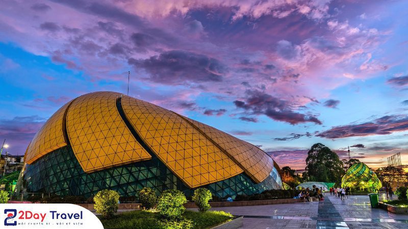 XE NGỰA TRÊN ĐÀ LẠT - PHỐ NGÀN HOA 2 Xe ngựa trên Đà Lạt