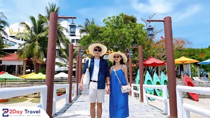 Lịch trình 3 ngày 2 đêm đón Tết ở Nha Trang: Check-in những điểm đến hot nhất 12 Vẻ Đẹp Hoang Sơ Của Biển Đảo Nha Trang: Trải Nghiệm Mới Lạ