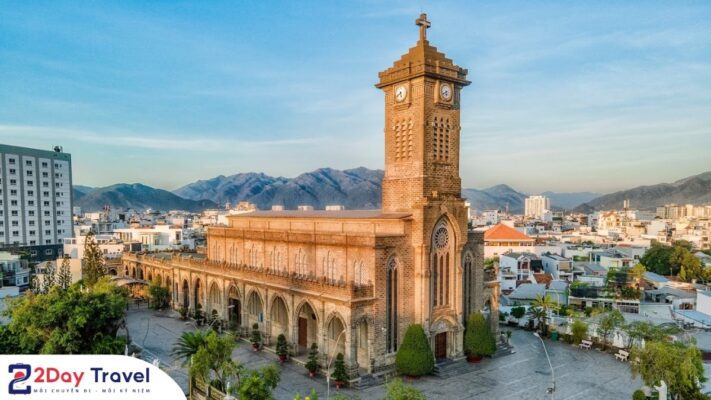 Nhà Thờ Đá Nha Trang – Biểu Tượng Kiến Trúc Cổ Kính Giữa Lòng Phố Biển 9 Nhà Thờ Đá Nha Trang