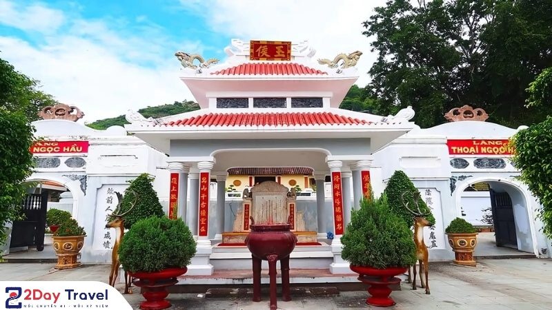 Lăng Thoại Ngọc Hầu An Giang – Đặc Sắc Di Tích Lịch Sử 7 Tham quan Lăng Thoại Ngọc Hầu