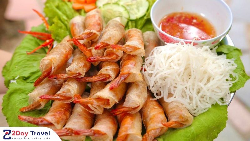 Ẩm Thực Quy Nhơn: List Món Ngon Không Ăn Là Phí + Địa Điểm Hot 2025 13 Chả ram tôm đất Bình Định – Đặc sản giòn rụm, đậm đà hương vị miền Trung