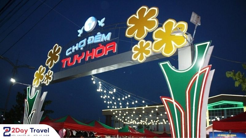 Ẩm thực Phú Yên - Gợi ý những món ngon nhất định phải thử một lần 24 Chợ đêm Tuy Hòa – Thiên đường ẩm thực Phú Yên về đêm, nơi hội tụ tinh hoa ẩm thực đường phố.