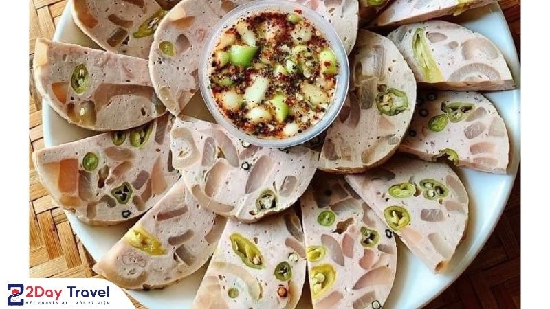 Nha Trang ăn gì? Ăn chơi ‘chuẩn vị’ với TOP đặc sản và kinh nghiệm thực tế 2025 29 Chả cá da heo ớt xiêm xanh Nha Trang