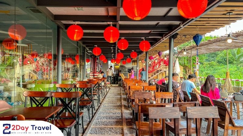 Đường Sắt Coffee Nha Trang: Uống cà phê 'rung tim' bên đường ray! 9 Không gian quán gần gũi, đậm chất chill
