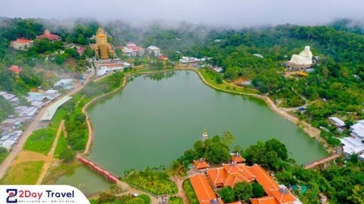 Toàn cảnh Núi Cấm An Giang